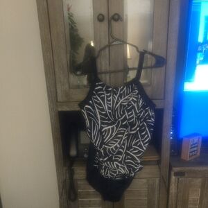 Black and White Leaf Print One Piece Swimsuit